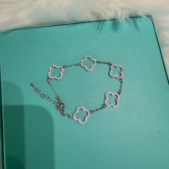 Bundle of nwt Hollow Clover Bracelets